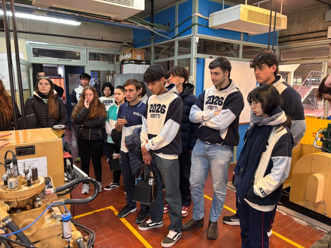 LA FACULTAD DE INGENIERÍA RECIBIÓ A ESTUDIANTES DEL INSTITUTO TÉCNICO GORETTI Y DEL INSTITUTO PRIVADO LAS ACEQUIAS