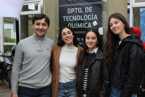 ESTUDIANTES DE INGENIERÍA QUÍMICA EXPUSIERON UN PROYECTO SOBRE PROCESAMIENTO DE LECHE ORGÁNICA